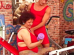 Sporty hairy bush bbw granny enjoys rough big cock fucking at the gym by her fitness coach