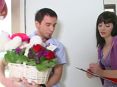 Sweet Wilde Gets Roses And She Fucks The Delivery Man