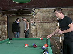 A queer lies down on a pool table to get his bumhole fucked
