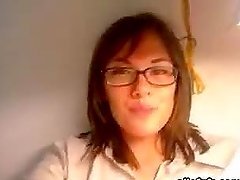Amateur Girl Has Fun Masturbating In Front Of A Webcam