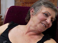 Granny pussy lovely licked by long hair lesbian babe