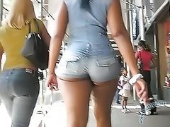 Insanely Hot Round Booty Caught in Public by Voyeur Cam