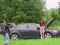 Brunette hottie Arwen Gold fucked in the car outdoors